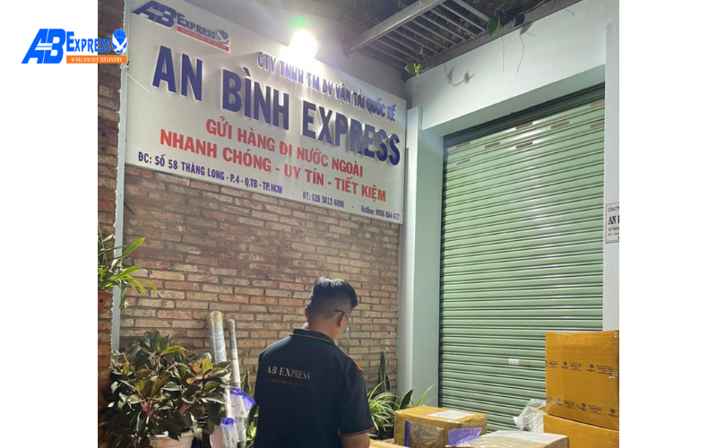 Chuyển phát nhanh đi Ý 